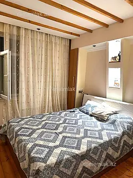 Satılır 4 otaqlı köhnə tikili 115 m²