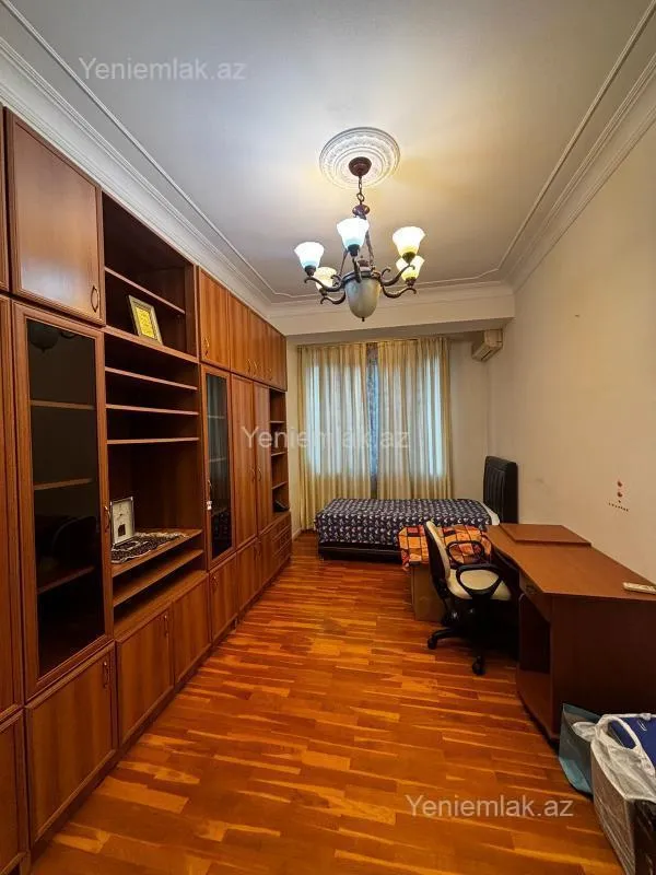 Satılır 4 otaqlı yeni tikili 170 m²