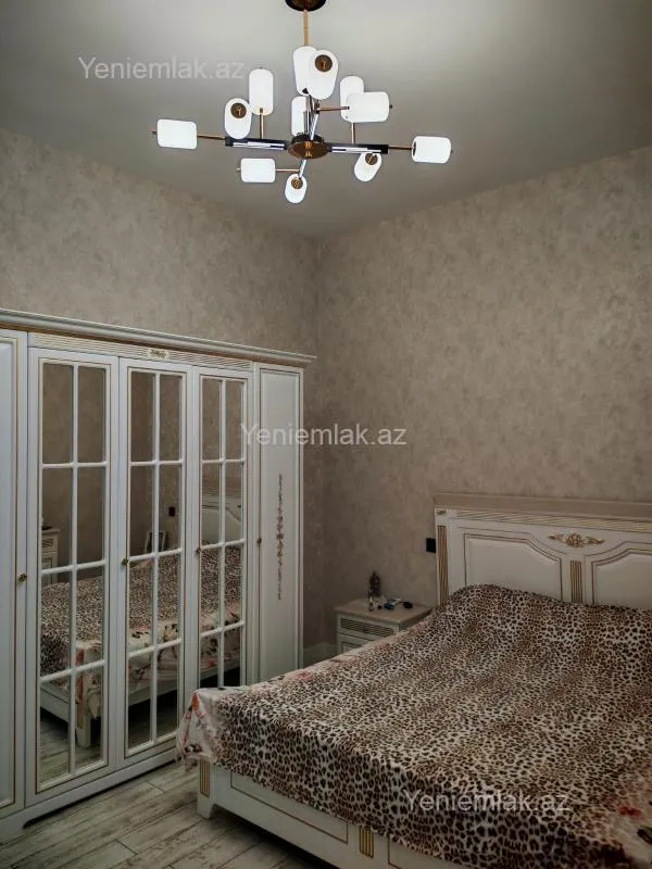 Satılır 4 otaqlı həyət evi 160 m²