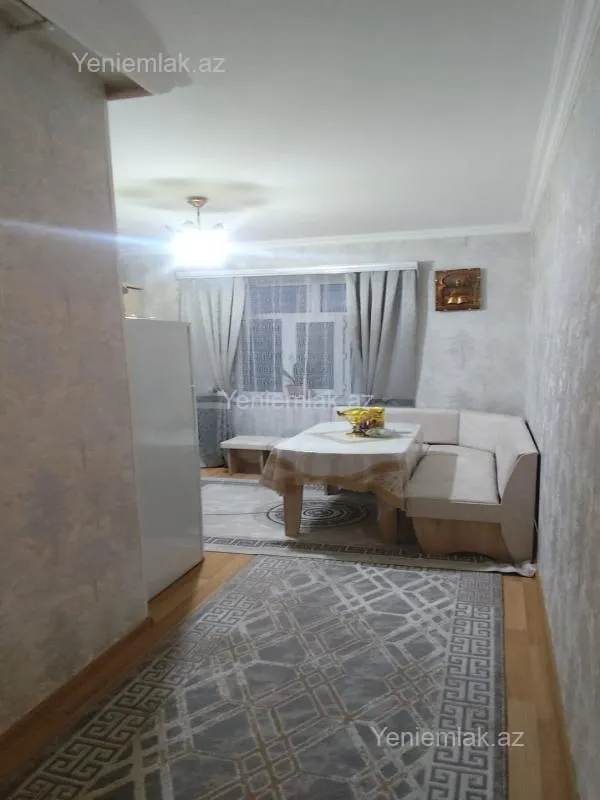 Satılır 2 otaqlı köhnə tikili 60 m²