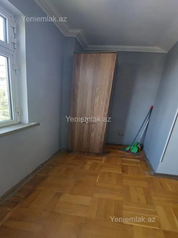 Satılır 2 otaqlı köhnə tikili 33 m²