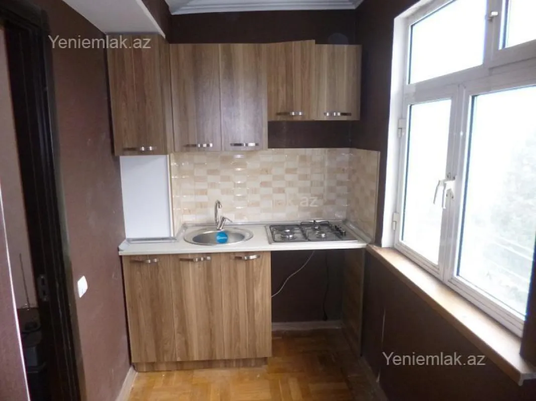 Satılır 2 otaqlı köhnə tikili 33 m²