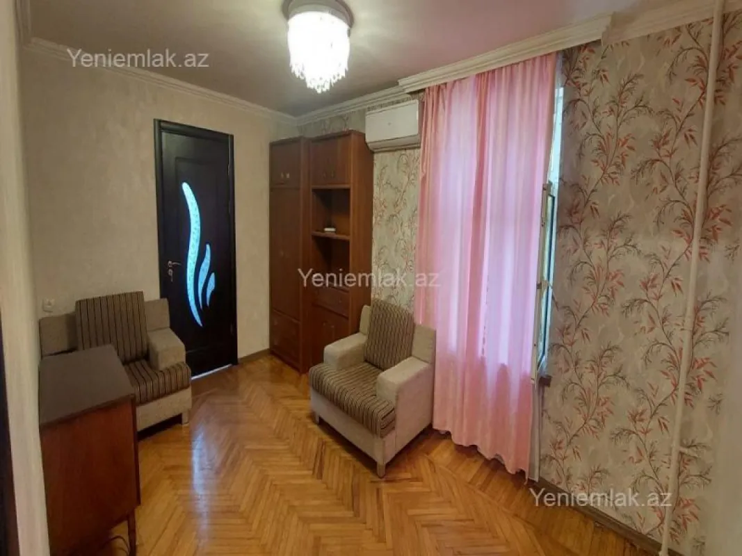 Satılır 2 otaqlı köhnə tikili 33 m²