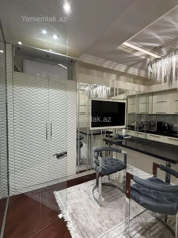 Satılır 4 otaqlı yeni tikili 191 m²