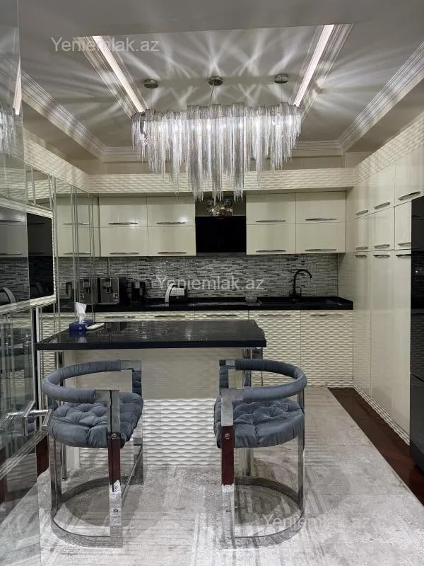 Satılır 4 otaqlı yeni tikili 191 m²