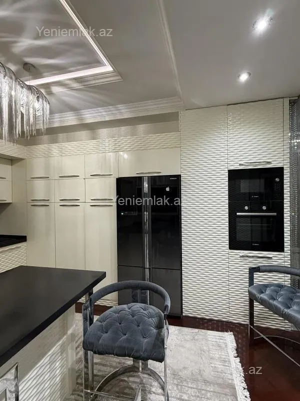 Satılır 4 otaqlı yeni tikili 191 m²