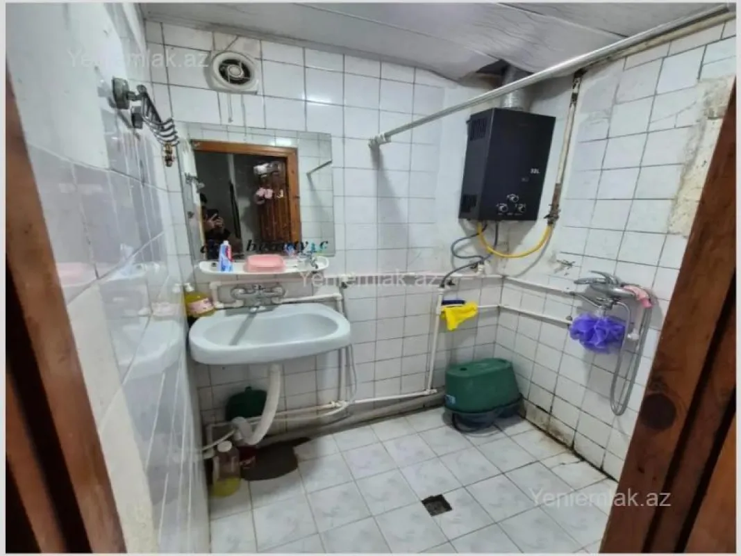 Satılır 2 otaqlı köhnə tikili 54 m²