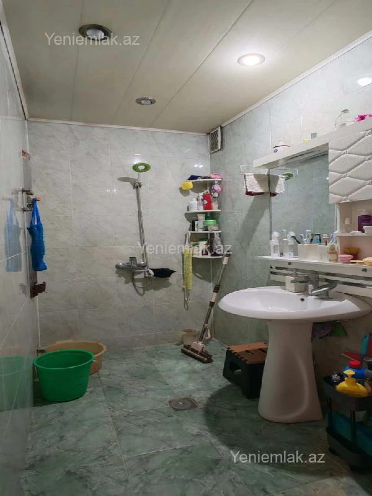 Satılır 2 otaqlı köhnə tikili 65 m²