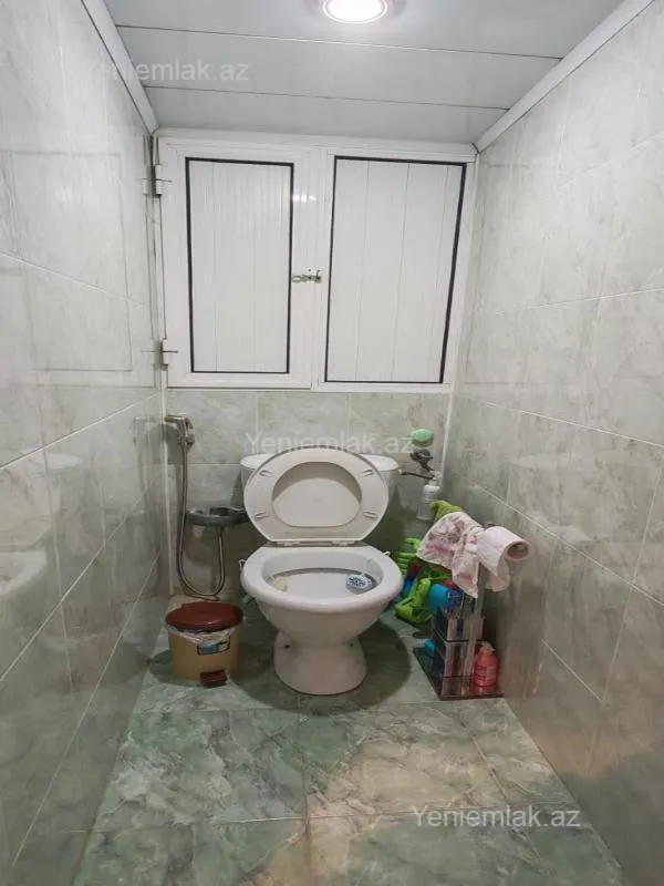 Satılır 2 otaqlı köhnə tikili 65 m²
