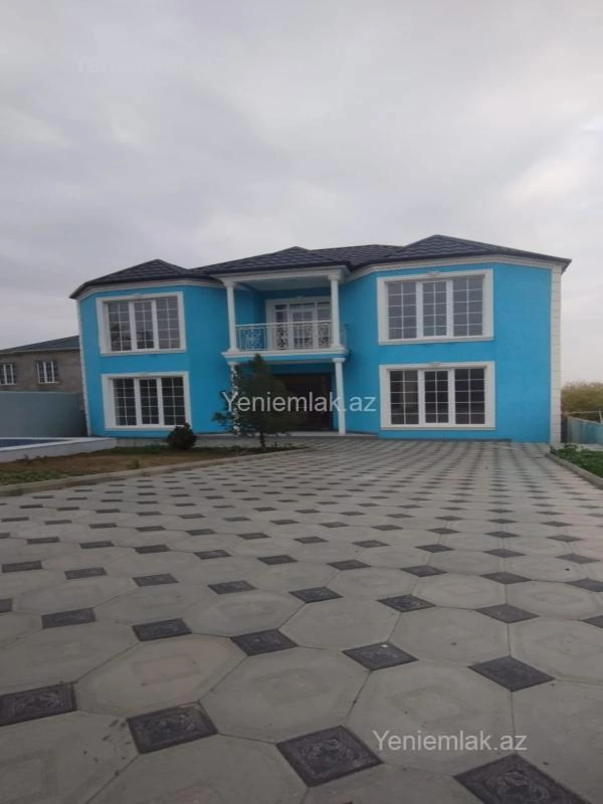 Satılır 5 otaqlı həyət evi 192 m²