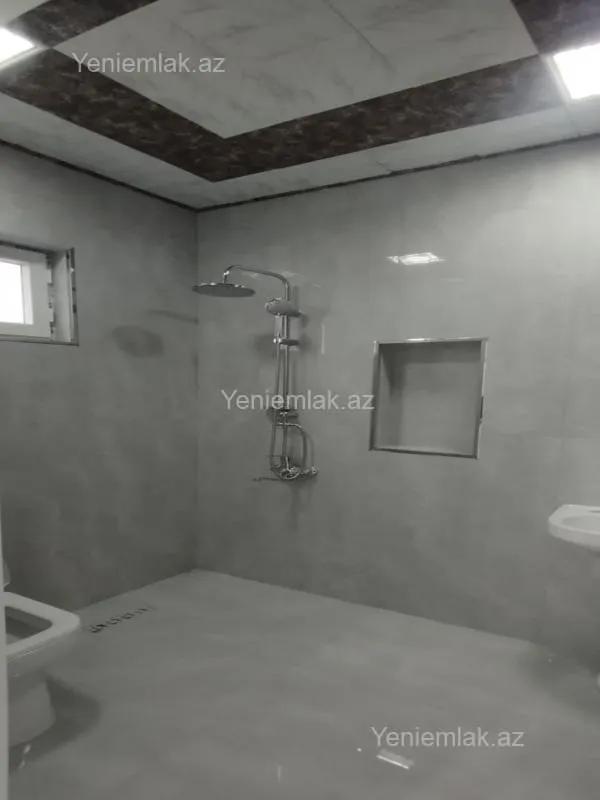 Satılır 5 otaqlı həyət evi 192 m²