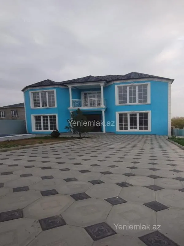Satılır 5 otaqlı həyət evi 192 m²
