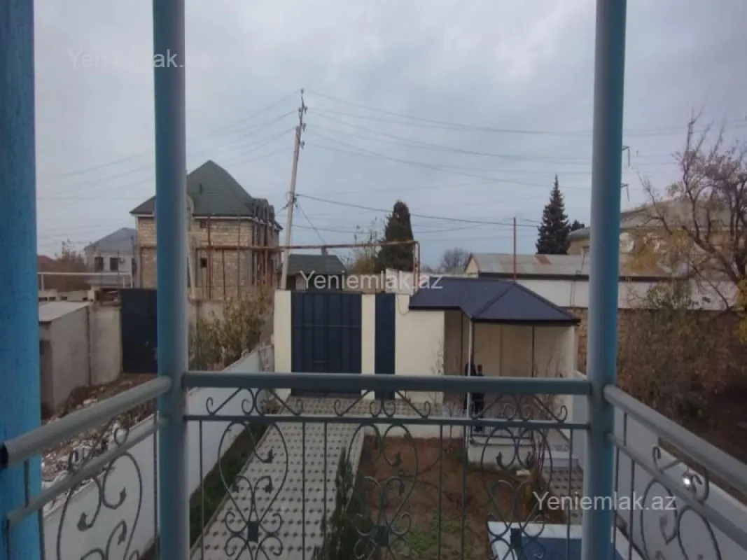 Satılır 5 otaqlı həyət evi 192 m²