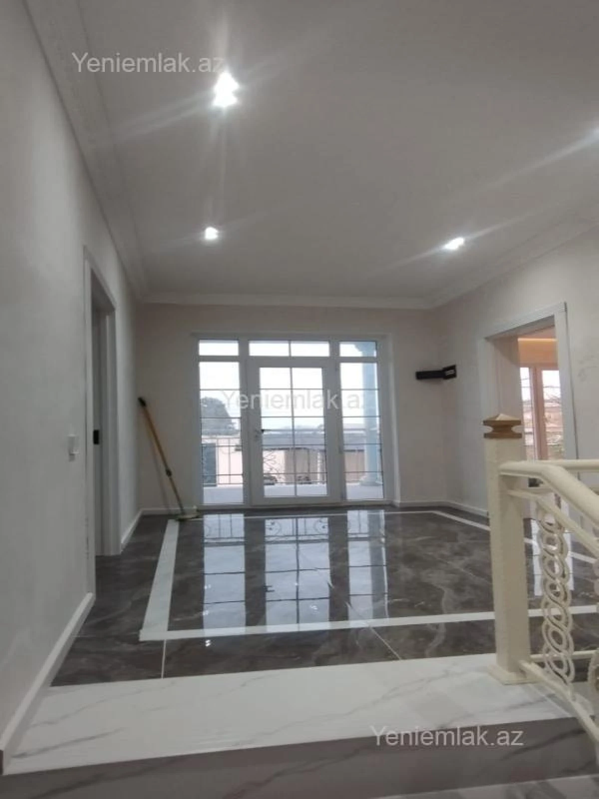 Satılır 5 otaqlı həyət evi 192 m²