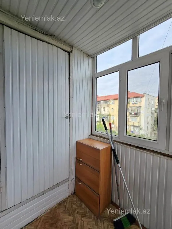 Satılır 2 otaqlı köhnə tikili 55 m²