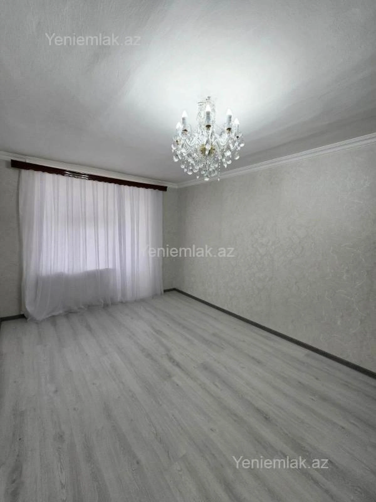Satılır 2 otaqlı köhnə tikili 55 m²