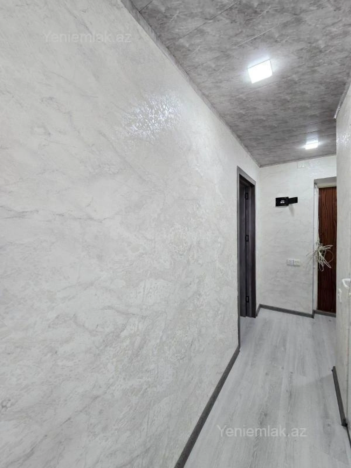 Satılır 2 otaqlı köhnə tikili 55 m²