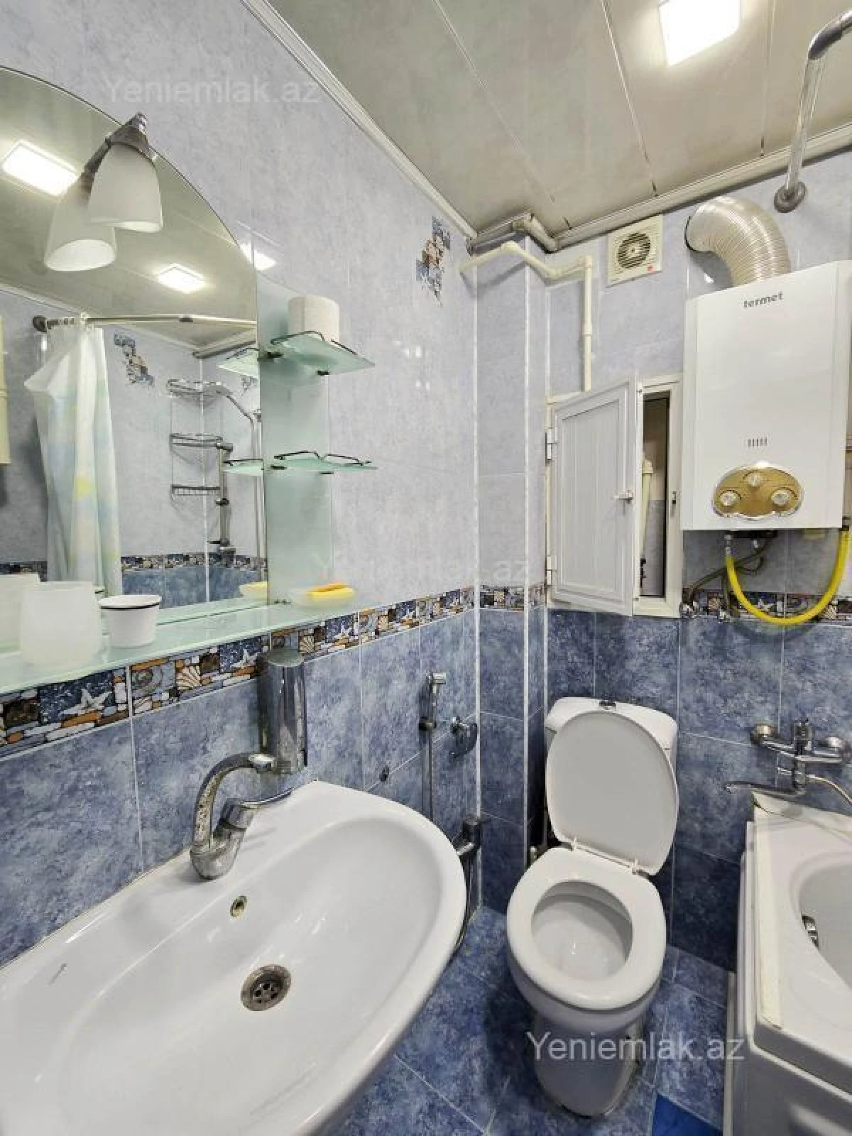 Satılır 2 otaqlı köhnə tikili 55 m²
