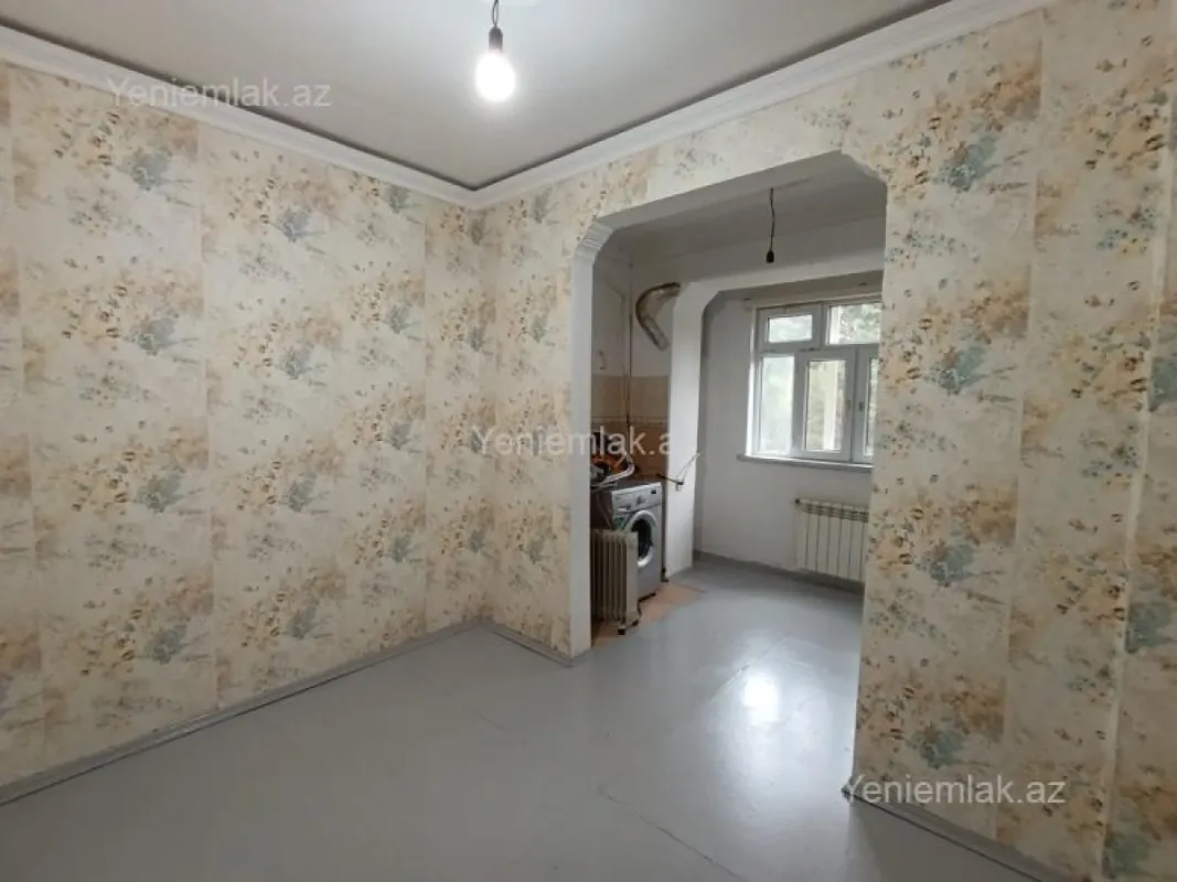 Satılır 2 otaqlı köhnə tikili 60 m²