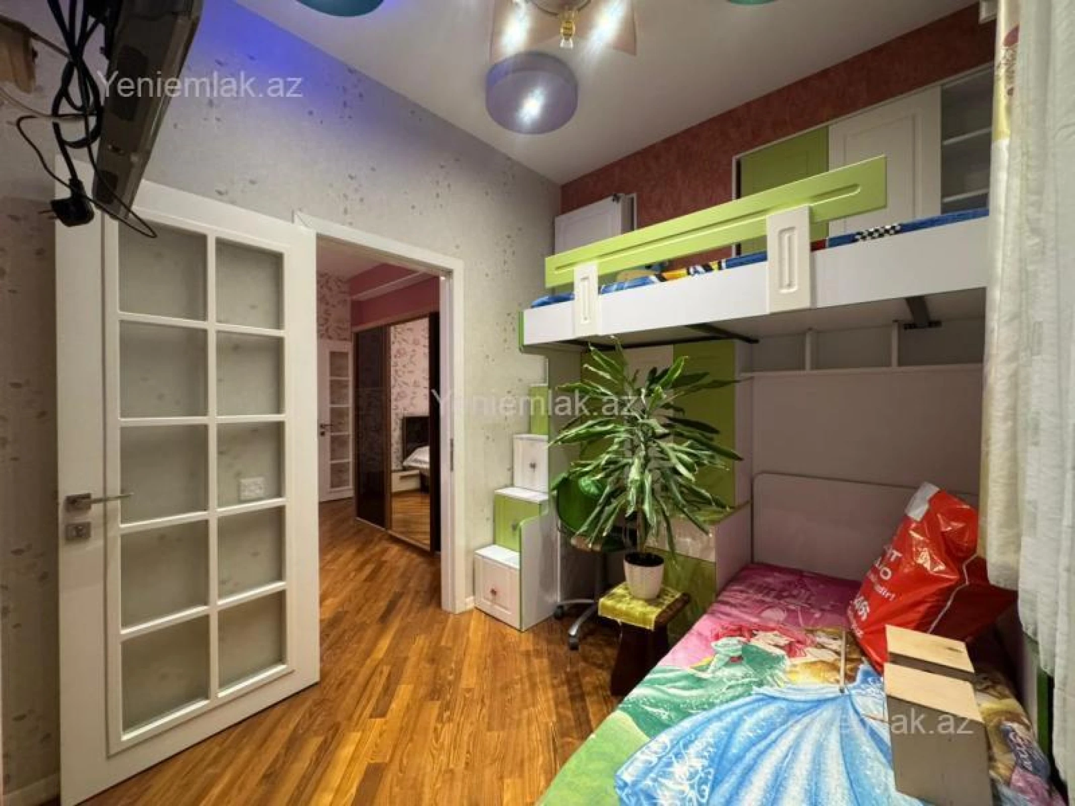 Satılır 3 otaqlı yeni tikili 85 m²