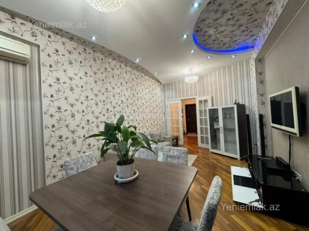 Satılır 3 otaqlı yeni tikili 85 m²