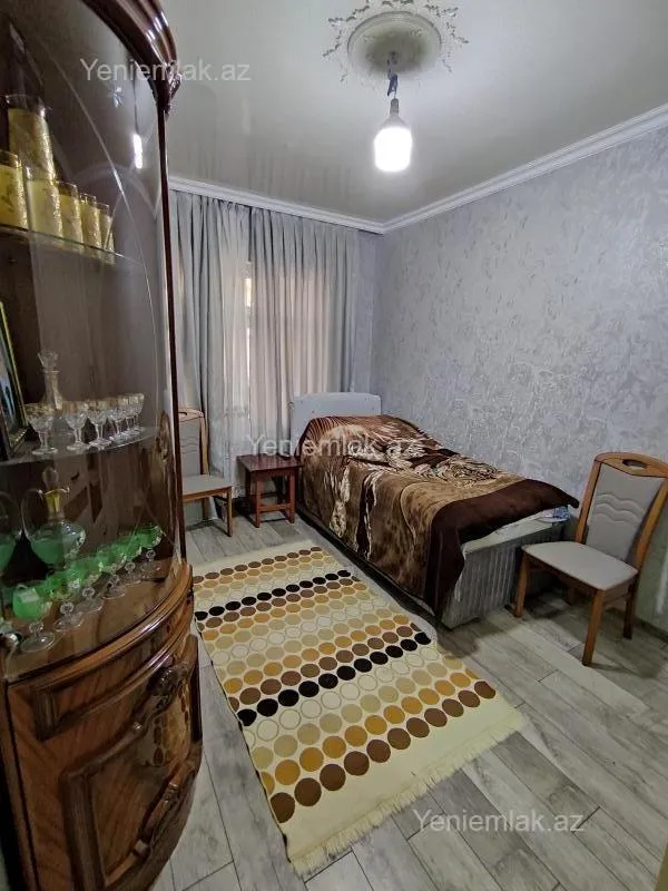 Satılır 4 otaqlı köhnə tikili 85 m²