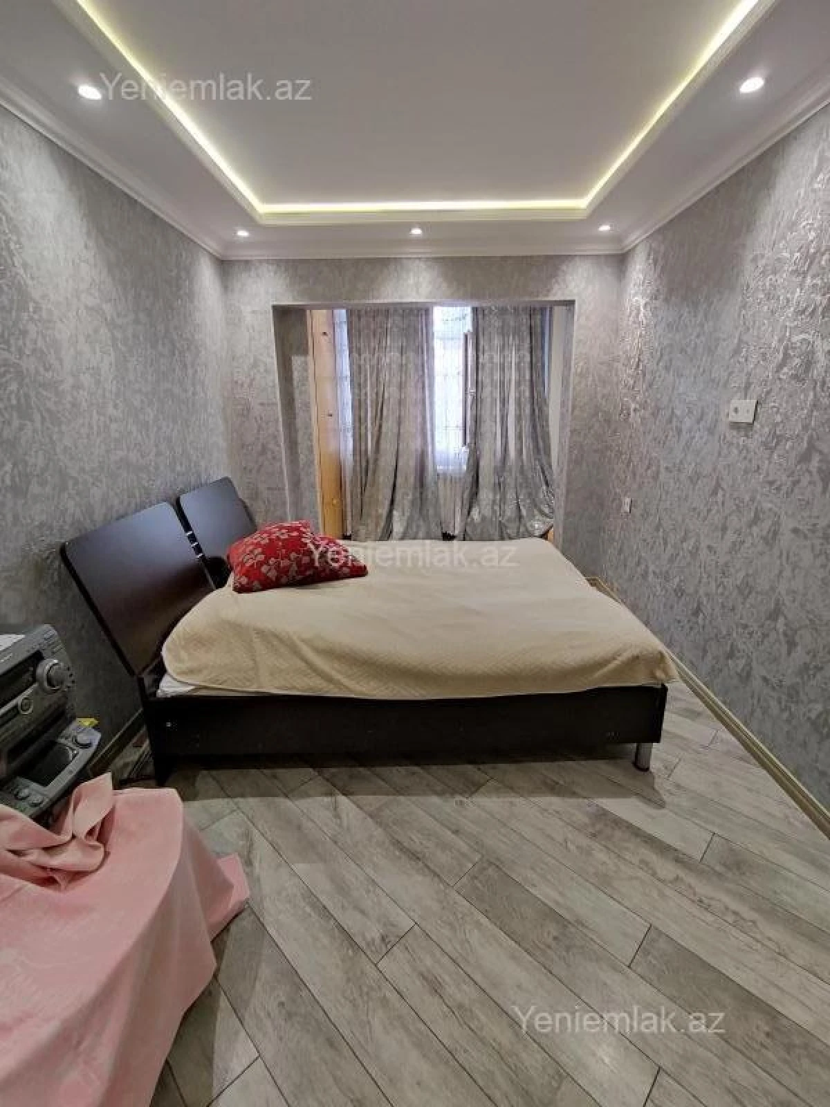 Satılır 4 otaqlı köhnə tikili 85 m²