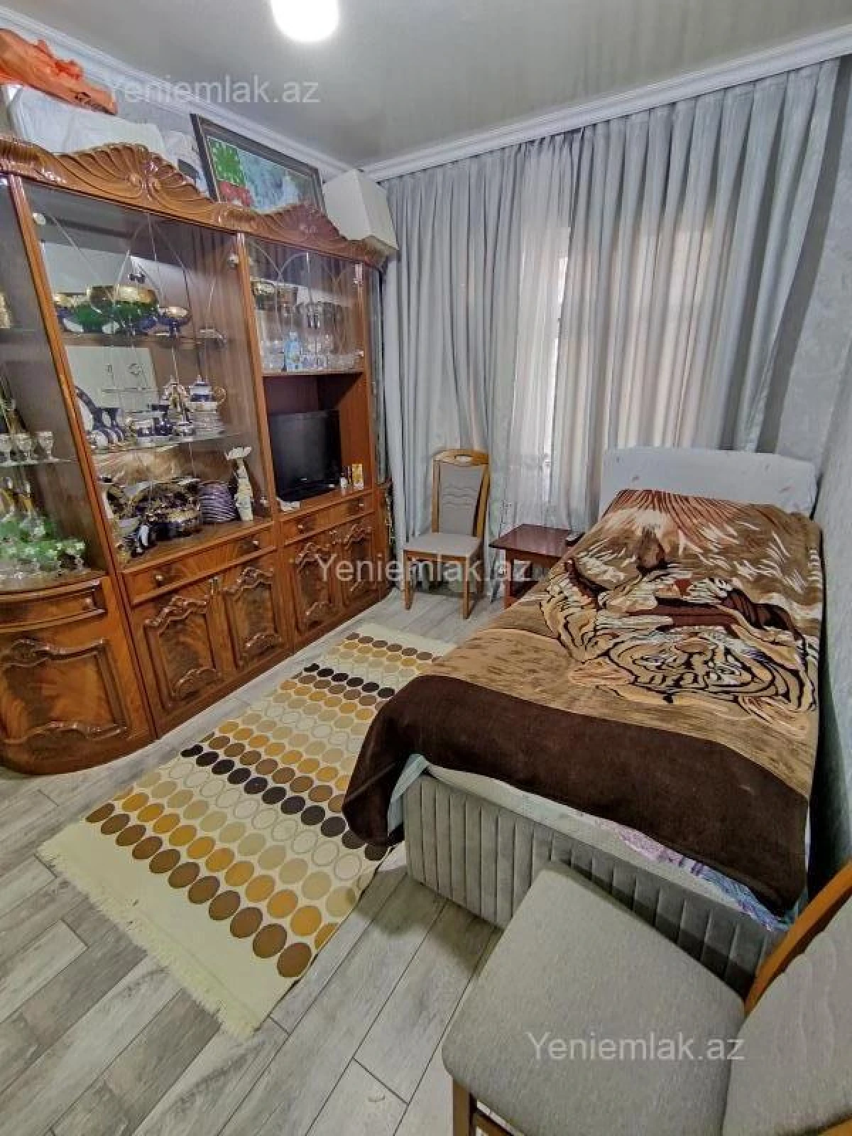 Satılır 4 otaqlı köhnə tikili 85 m²