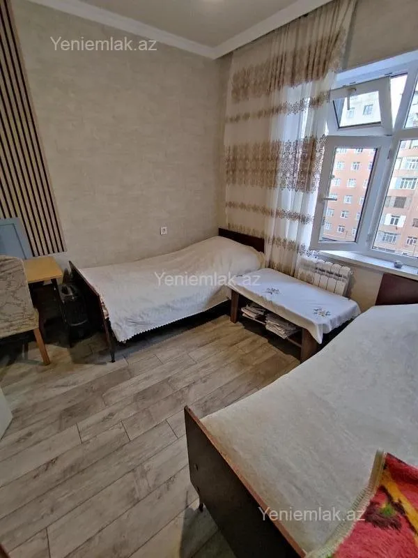 Satılır 4 otaqlı köhnə tikili 85 m²