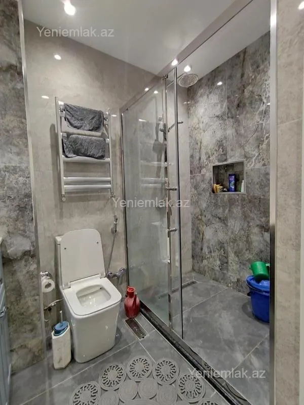 Satılır 4 otaqlı köhnə tikili 85 m²