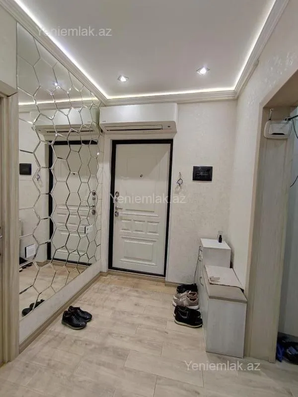 Satılır 4 otaqlı köhnə tikili 85 m²