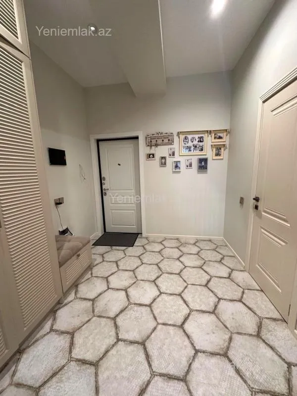 Satılır 3 otaqlı yeni tikili 94 m²