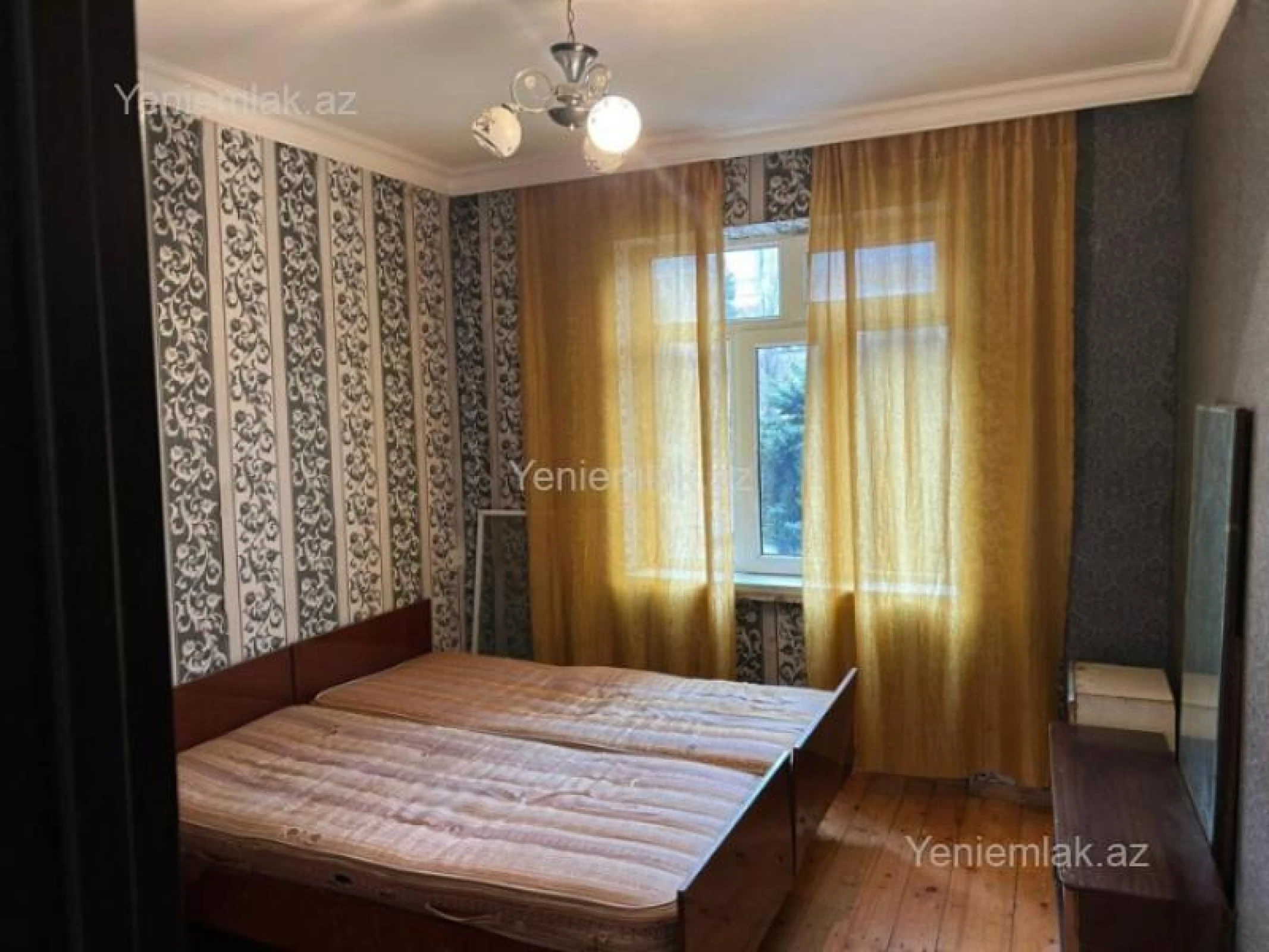 Satılır 2 otaqlı köhnə tikili 55 m²
