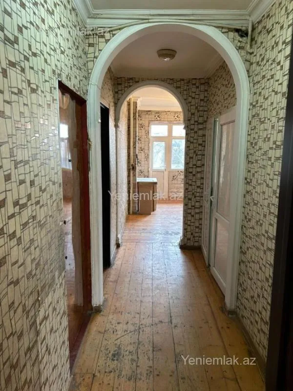 Satılır 2 otaqlı köhnə tikili 55 m²