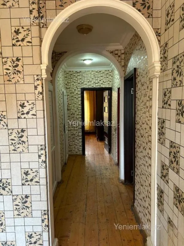 Satılır 2 otaqlı köhnə tikili 55 m²