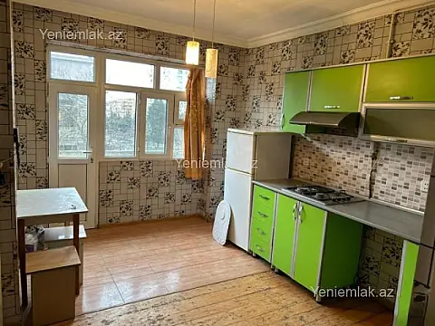 Satılır 2 otaqlı köhnə tikili 55 m²
