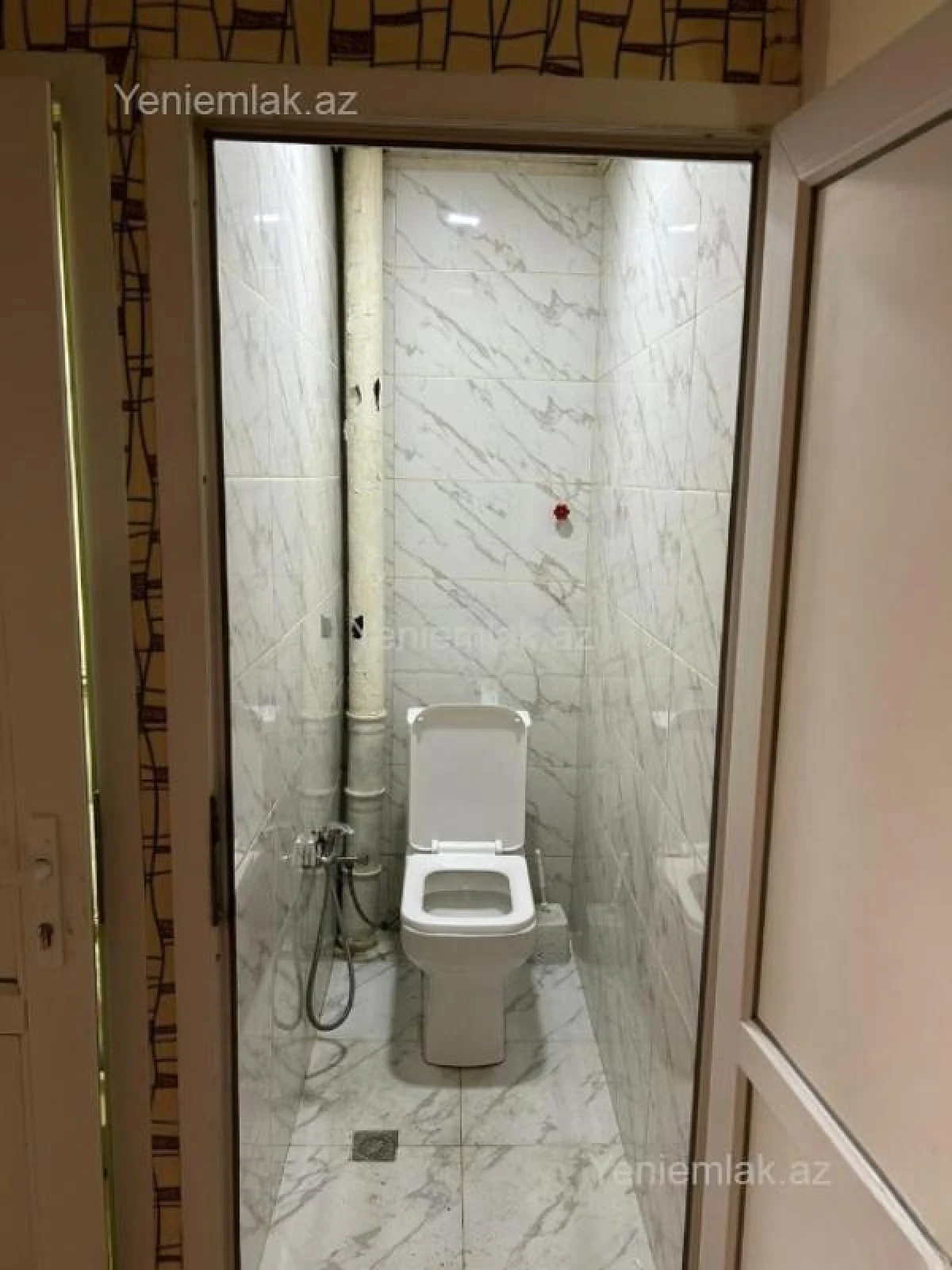 Satılır 2 otaqlı köhnə tikili 55 m²