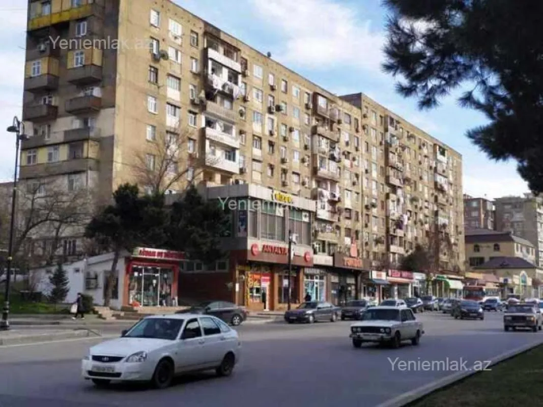 Satılır 2 otaqlı köhnə tikili 55 m²