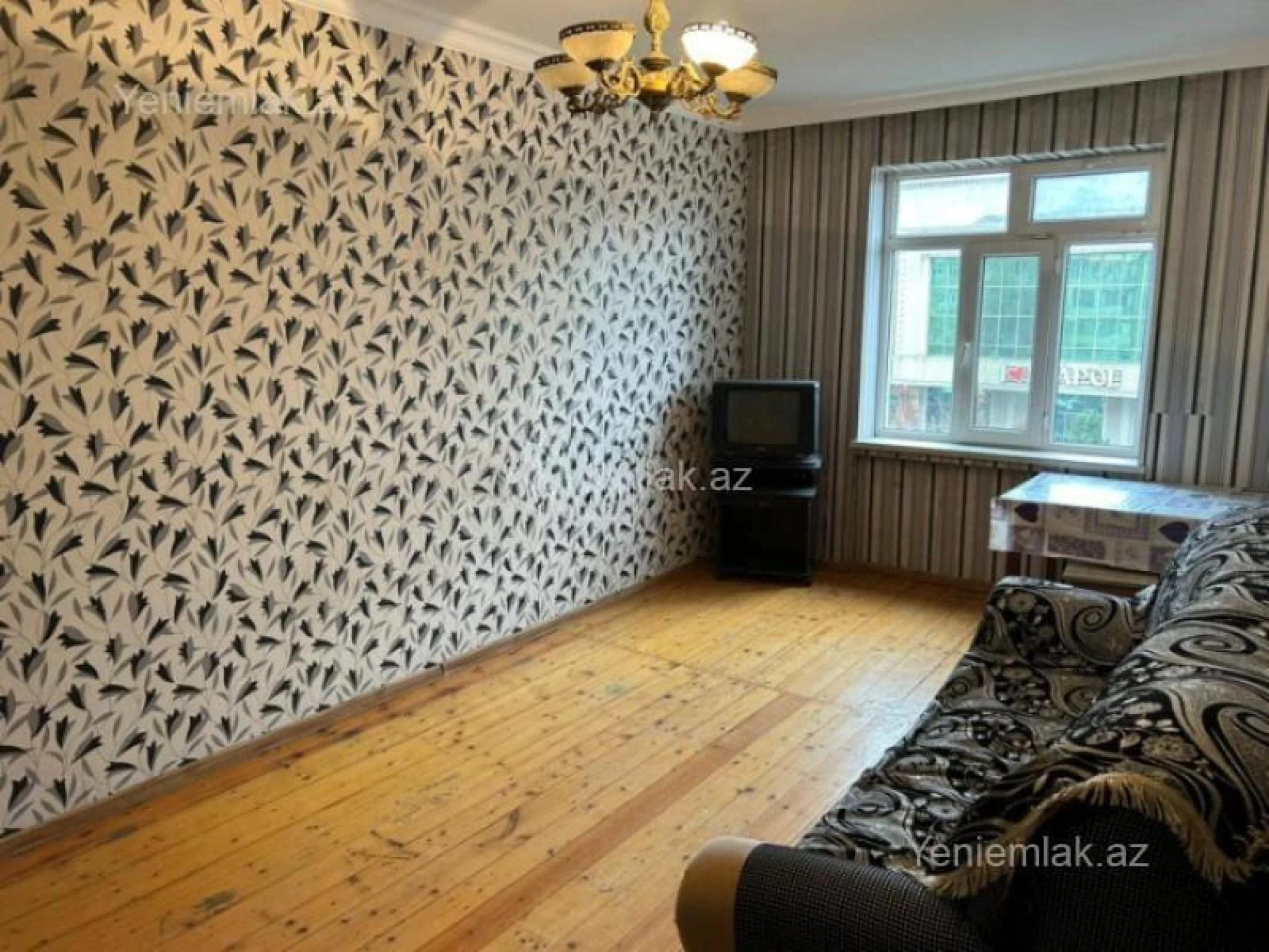 Satılır 2 otaqlı köhnə tikili 55 m²