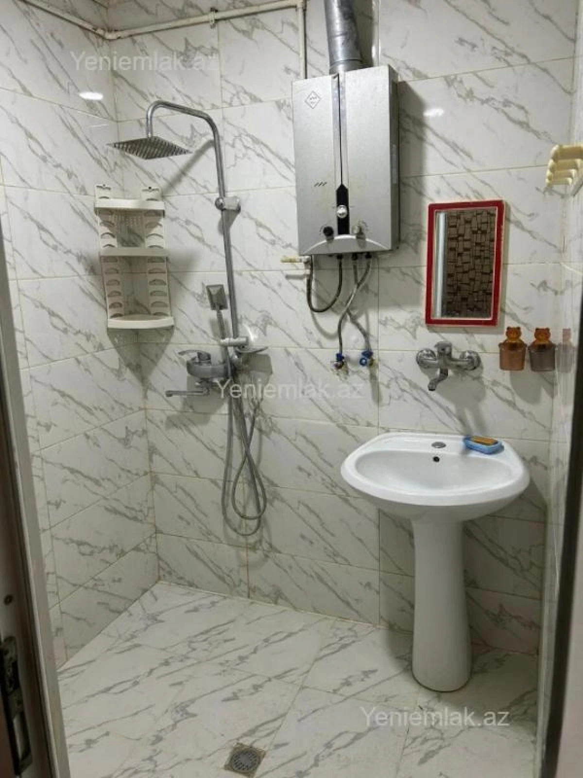 Satılır 2 otaqlı köhnə tikili 55 m²