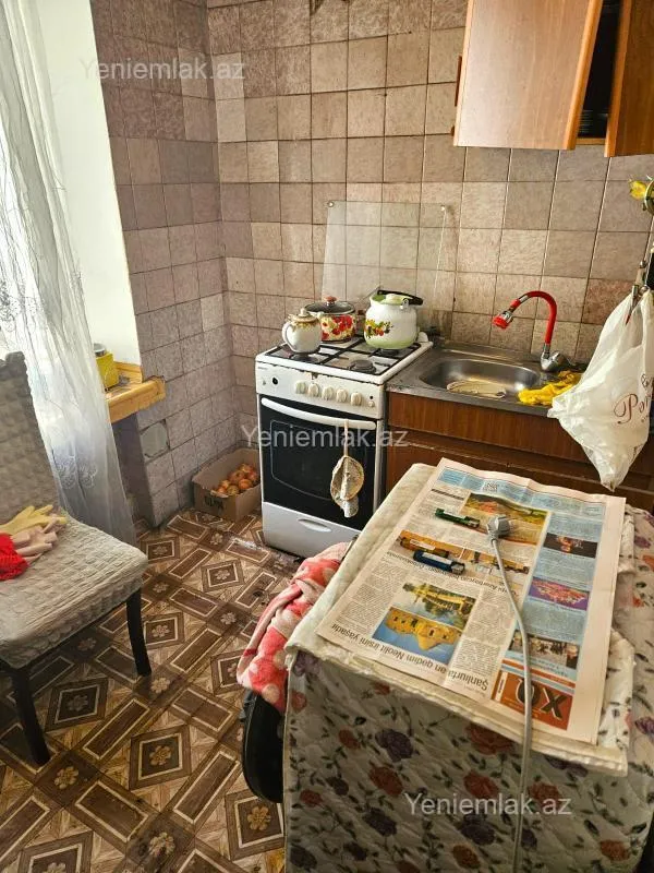 Satılır 2 otaqlı köhnə tikili 50 m²