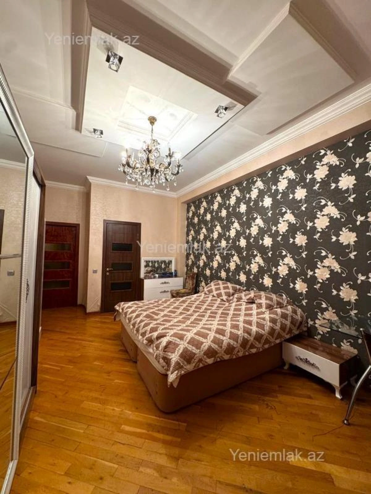 Satılır 3 otaqlı yeni tikili 150 m²