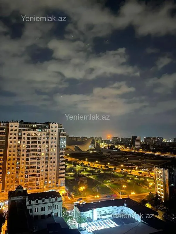 Satılır 3 otaqlı yeni tikili 150 m²