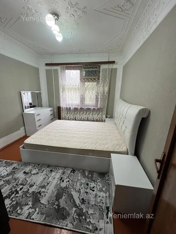 Satılır 3 otaqlı köhnə tikili 55 m²