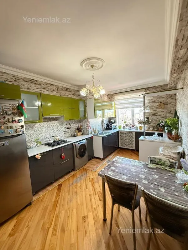 Satılır 3 otaqlı yeni tikili 124 m²