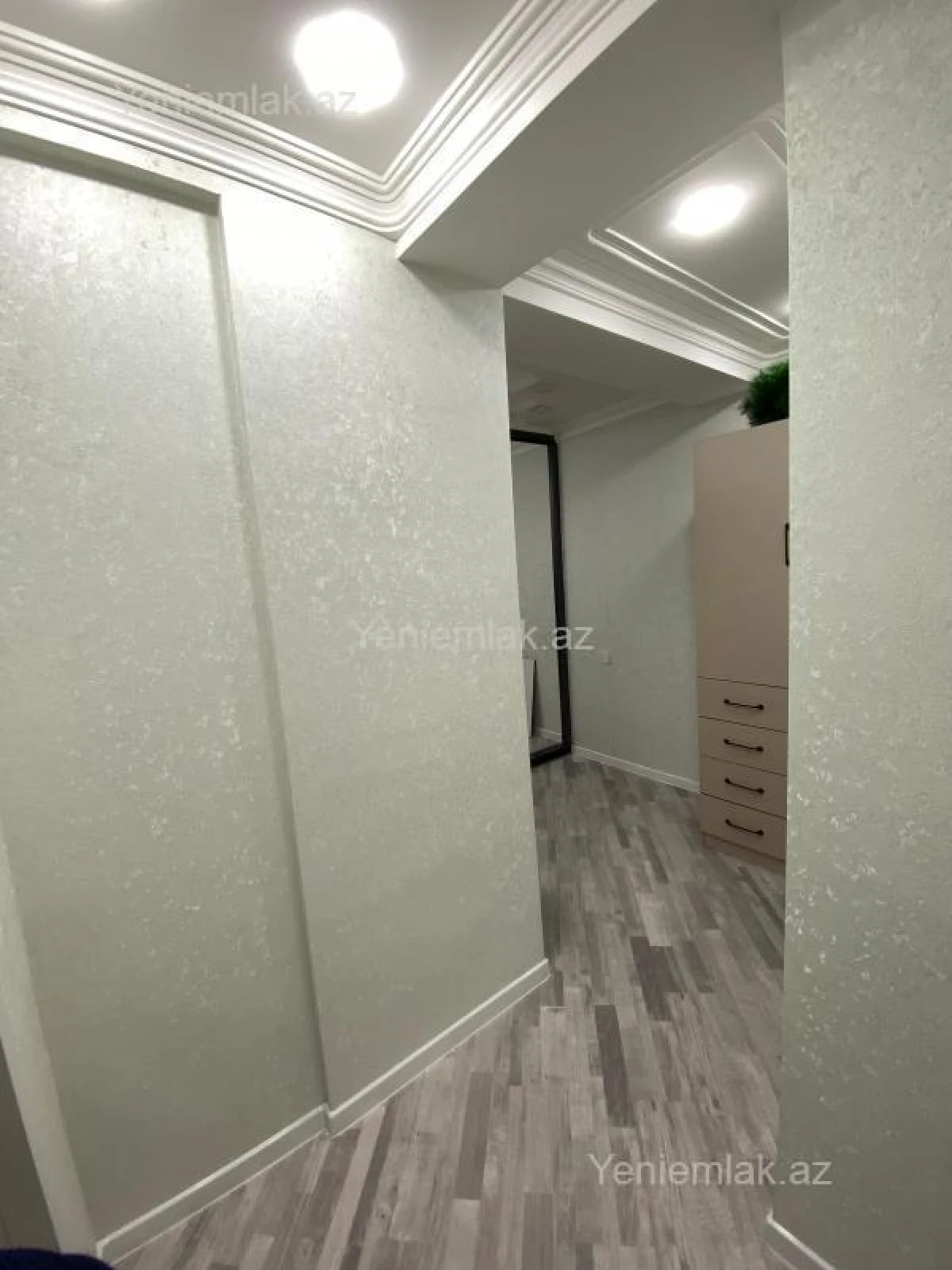 Satılır 2 otaqlı yeni tikili 60 m²
