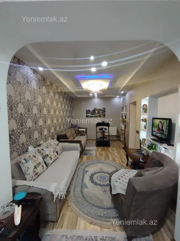 Satılır 6 otaqlı həyət evi 170 m²