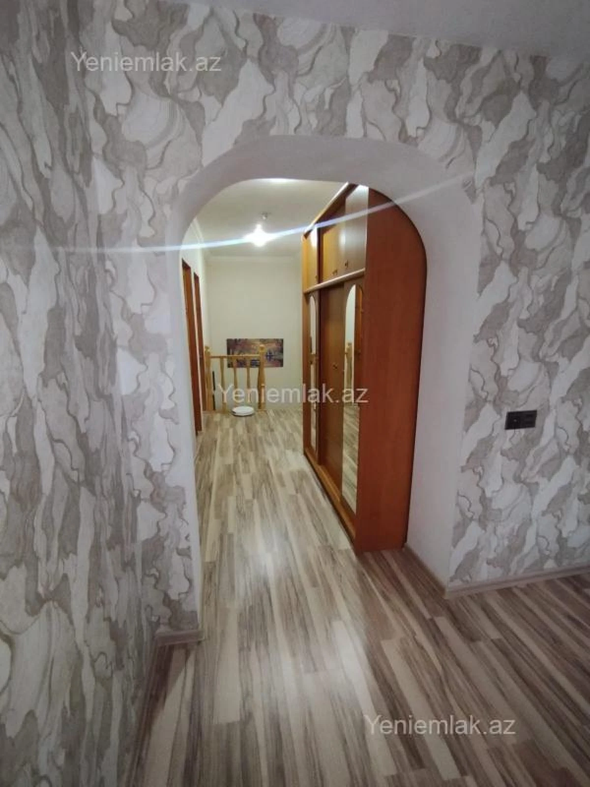 Satılır 6 otaqlı həyət evi 170 m²