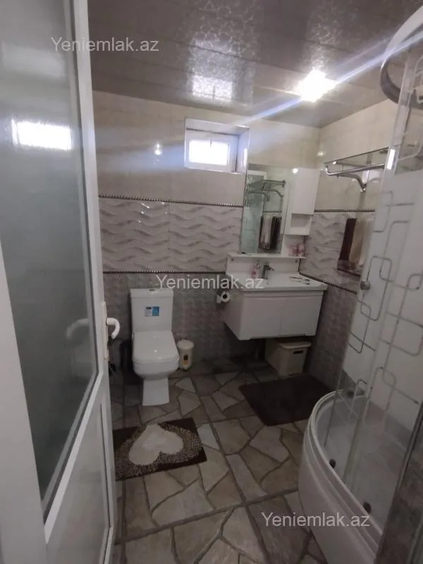 Satılır 6 otaqlı həyət evi 170 m²