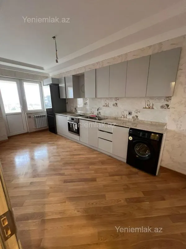 Satılır 3 otaqlı yeni tikili 135 m²